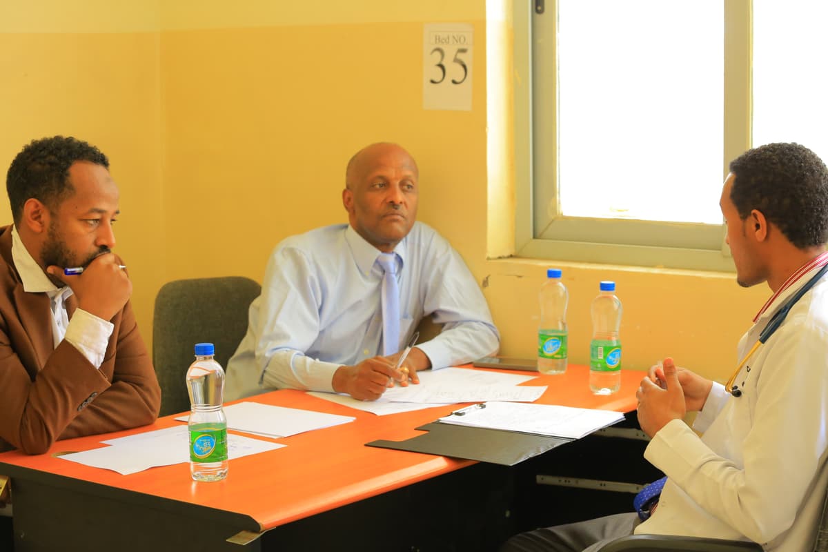 ለውስጥ ደዌ (Internal Medicine) እና ለህፃናት ሕክምና (Pediatrics) ስፔሻሊቲ ሃኪሞች የተግባር ፈተና በዛሬው ዕለት እየተሰጠ ይገኛል።